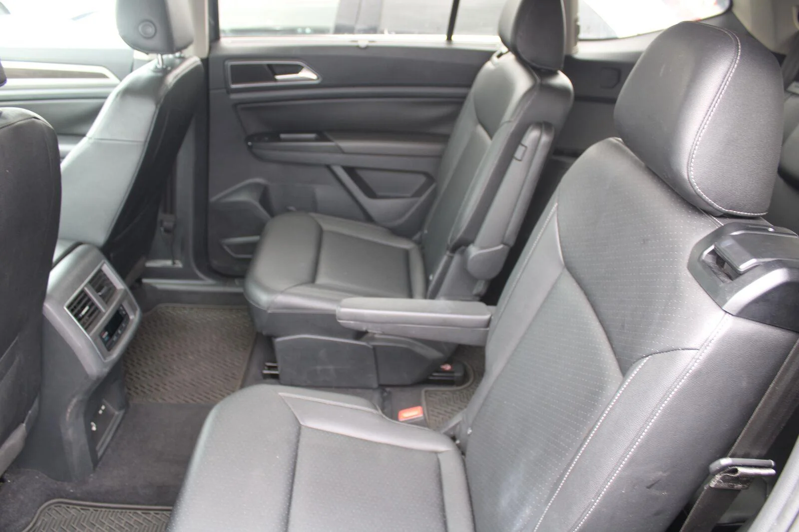 Used 2019 Platinum Gray Metallic Volkswagen 3.6L V6 SEL image 5