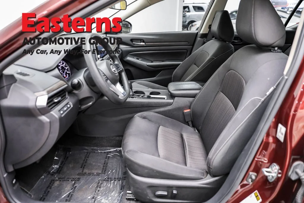 Used 2025 Red Nissan 2.5 SV image 14
