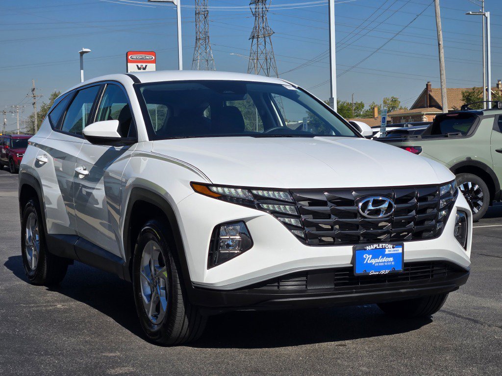 Used 2024 White Pearl Hyundai SE image 3