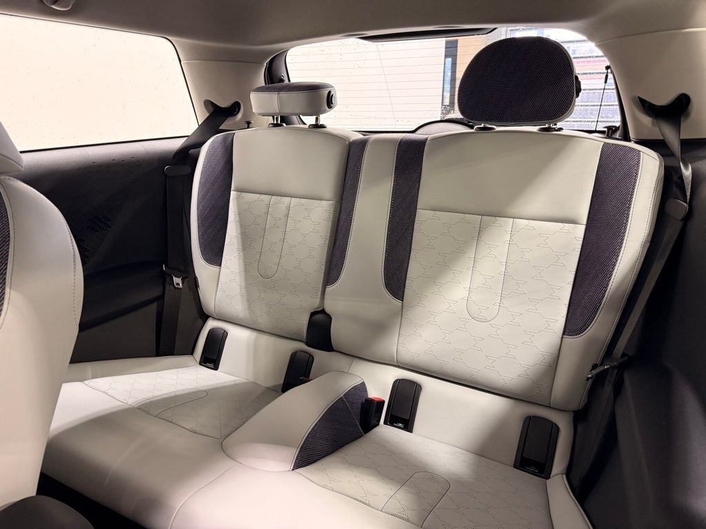 2025 MINI Hardtop 2 Door Base - Photo 19