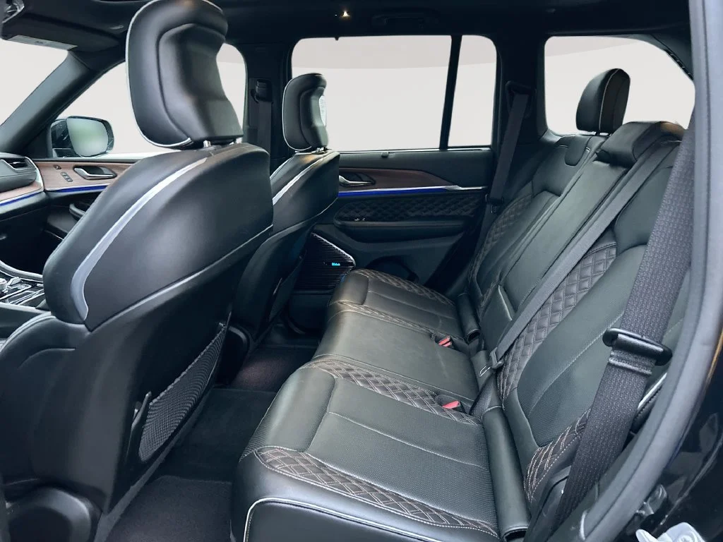 Used 2022 Black Jeep Summit image 28