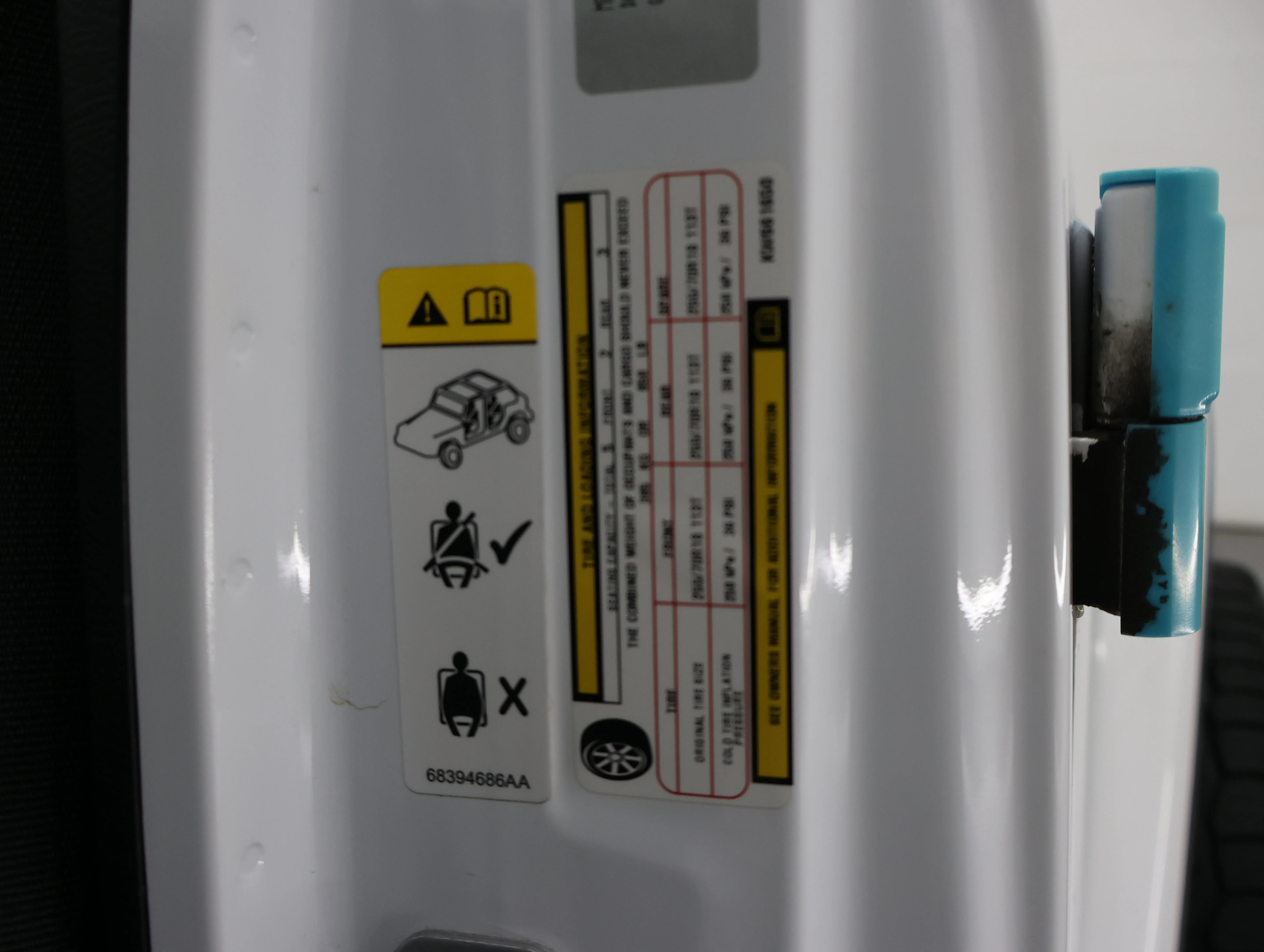 Used 2019 Bright White Clearcoat Jeep Unlimited Sahara image 57