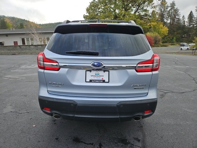 2022 Subaru Ascent Touring photo 4