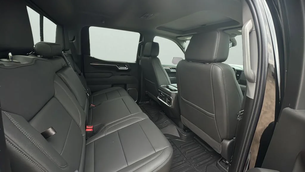 2026 GMC Sierra 1500 SLT - Photo 13