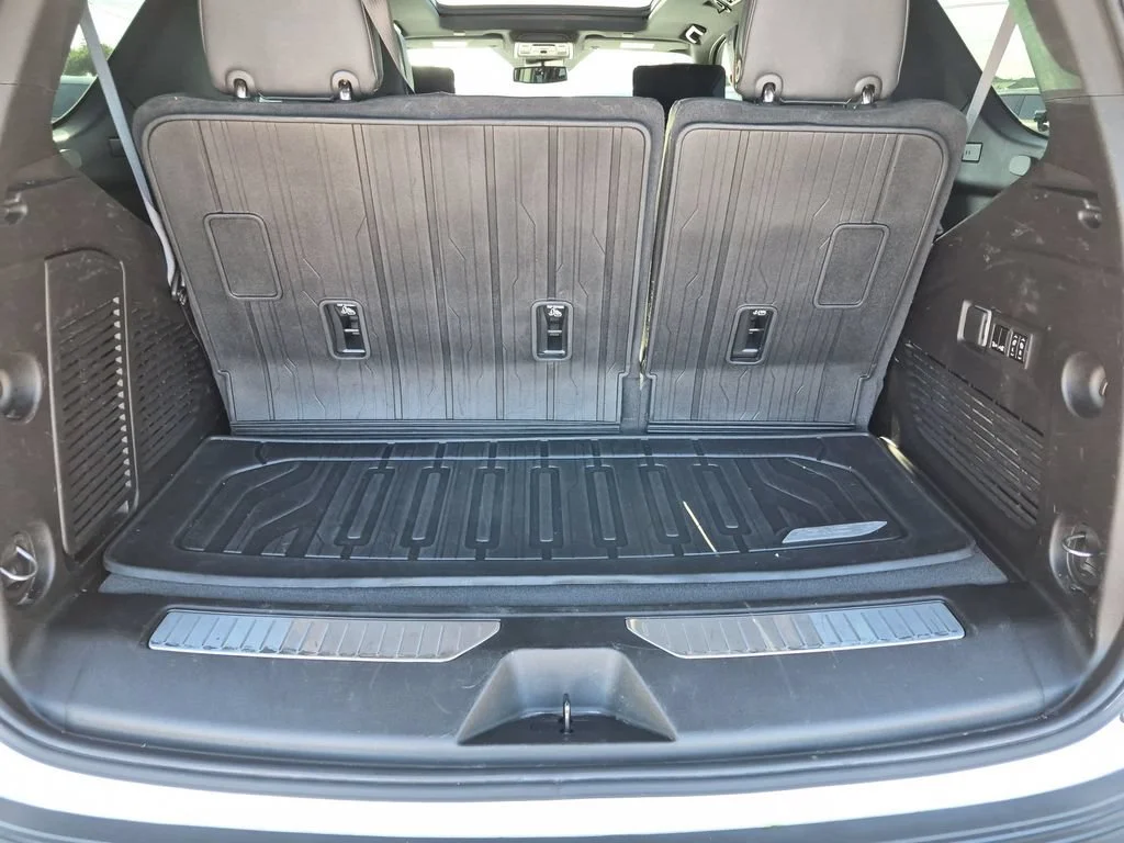 Used 2023 Summit White GMC AT4 image 44