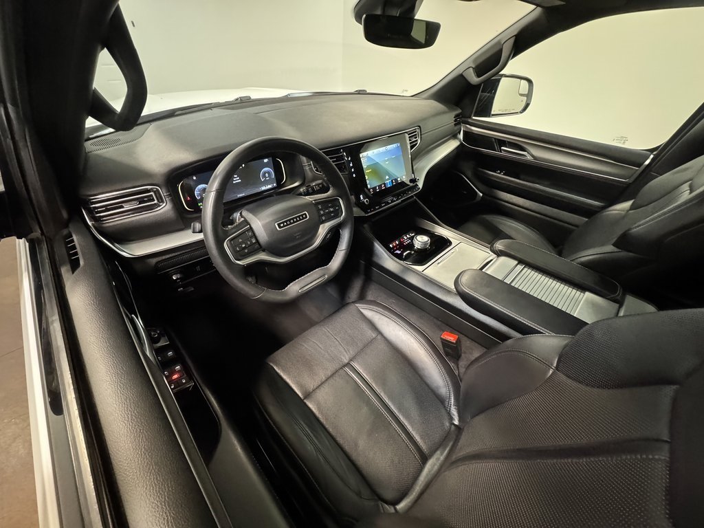 2024 Jeep Wagoneer Series II photo 2