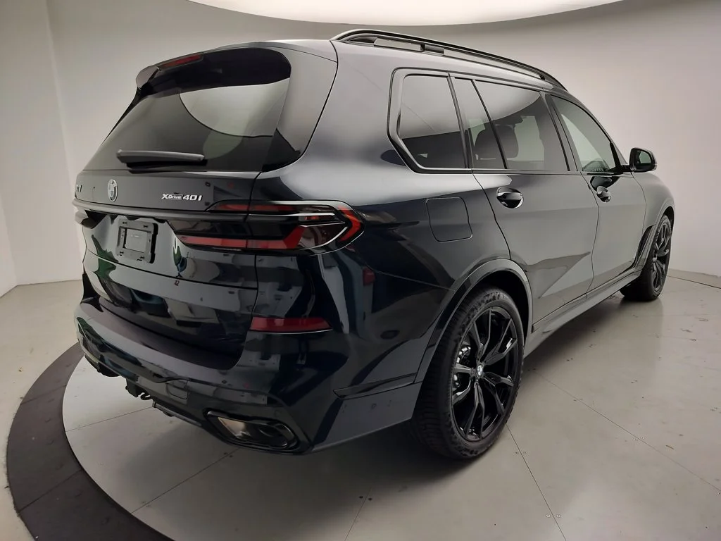 New 2027 Carbon Black Metallic BMW xDrive40i image 3