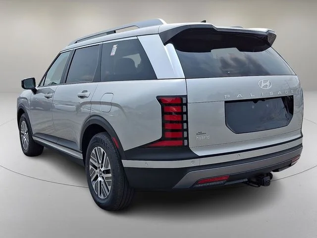 New 2026 Silver Hyundai SEL Premium image 5