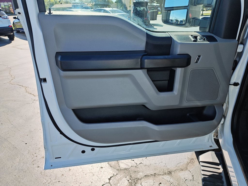 Used 2020 White Ford XL image 12