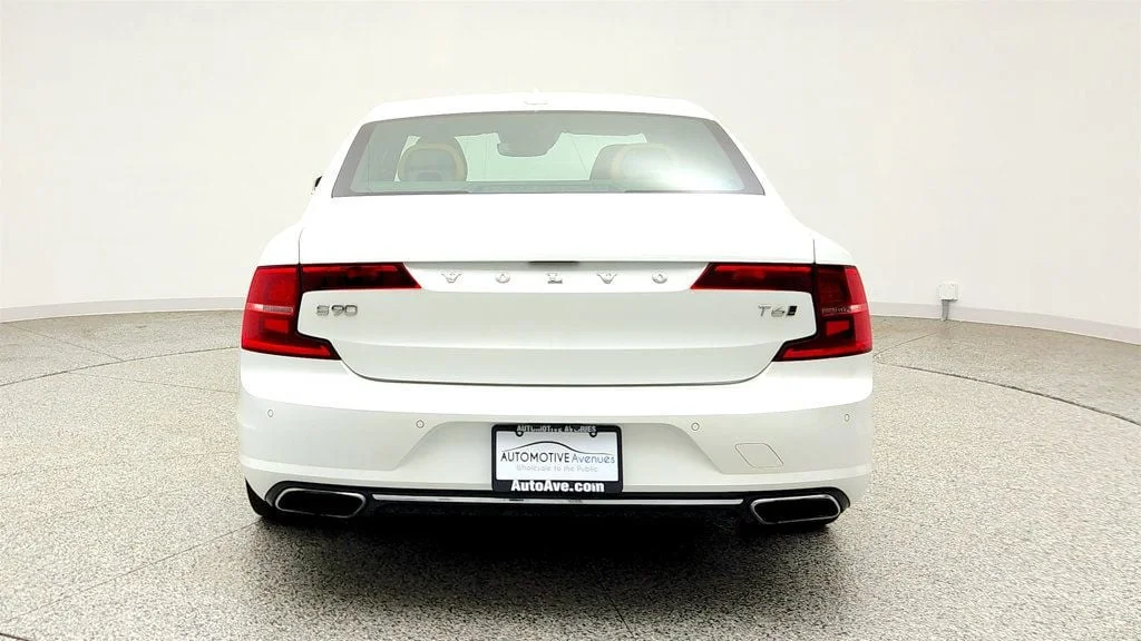 Used 2017 Crystal White Pearl Volvo T6 AWD Momentum w/ Vision & Momentum Plus Package image 6