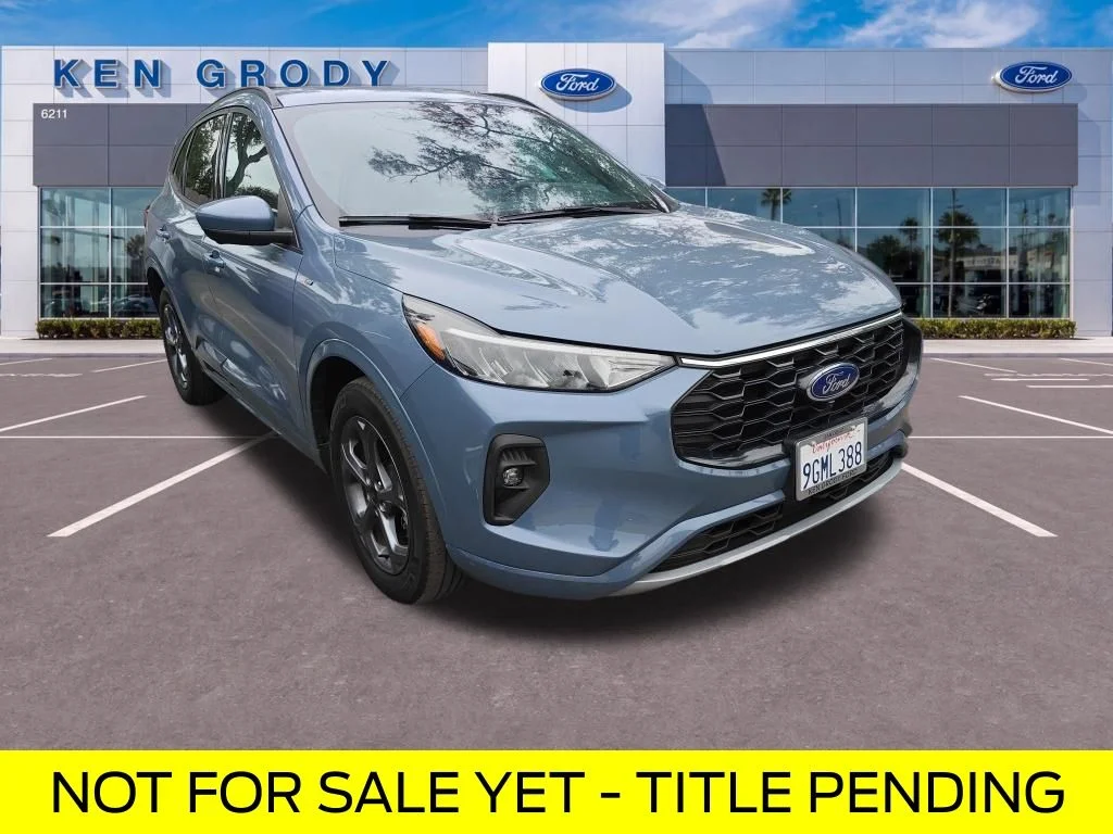 2023 Ford Escape ST-Line Select AWD 2.0L's photo
