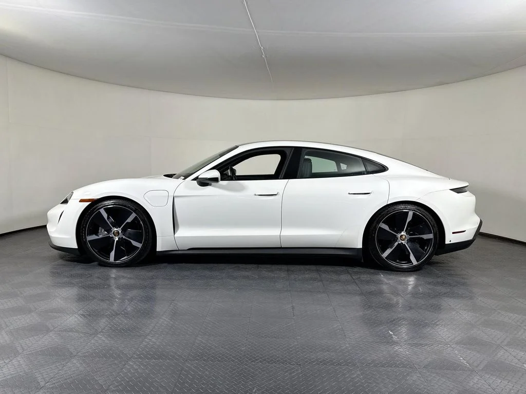 Used 2022 White Porsche  image 2