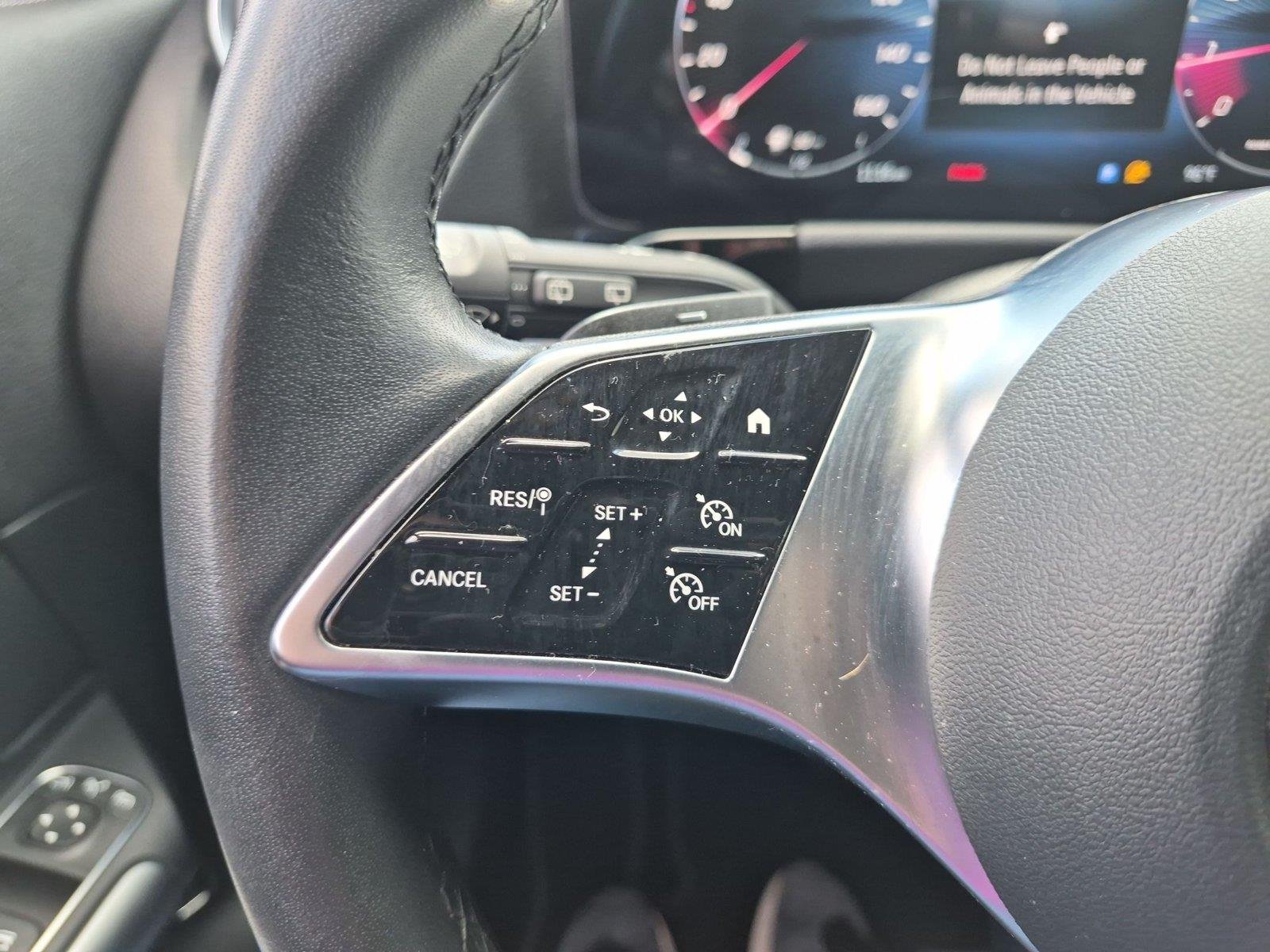 Used 2025 Mountain Grey Metallic Mercedes-Benz GLA 250 image 20