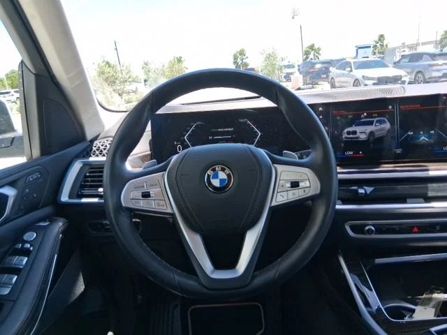 Used 2023 White BMW xDrive40i image 9