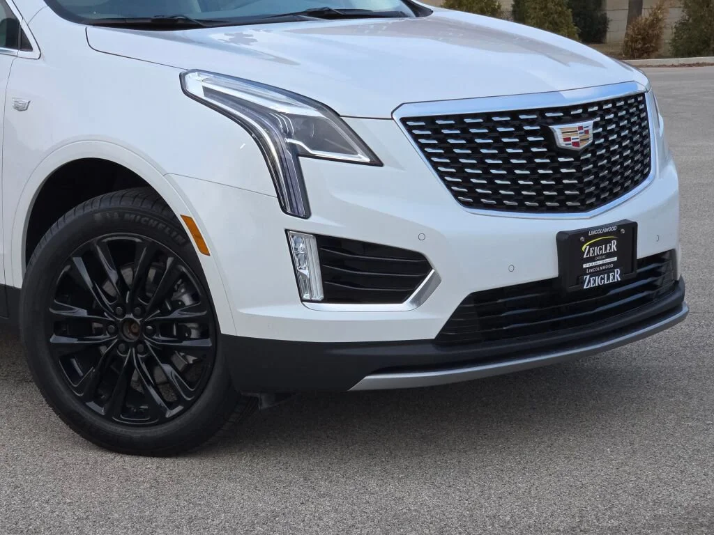 2025 Cadillac XT5 Premium Luxury - Photo 2