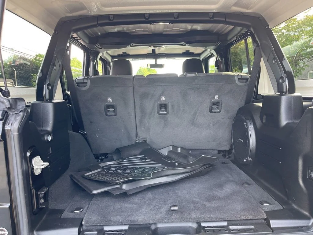 Used 2023 Black Jeep Sahara image 25