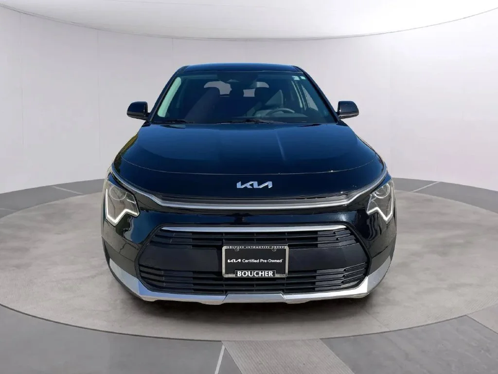 Used 2025 Aurora Black Pearl Kia LX image 8