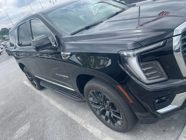 Used 2025 Onyx Black GMC Elevation image 15