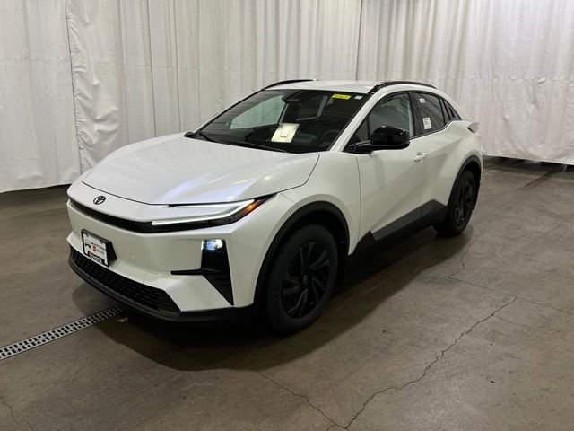 New 2026 Wind Chill Pearl <sup>1</sup> Toyota  SE image 7