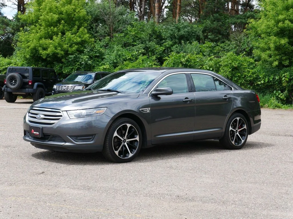 Used 2015  Ford SEL image 6
