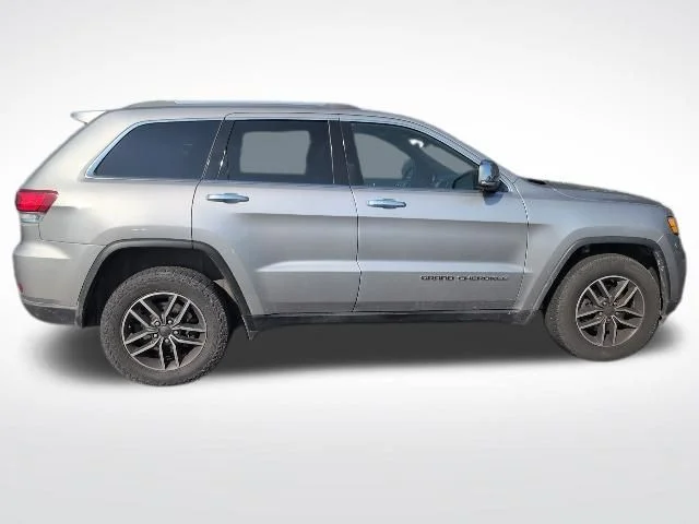 Used 2020 Silver Jeep Limited image 11
