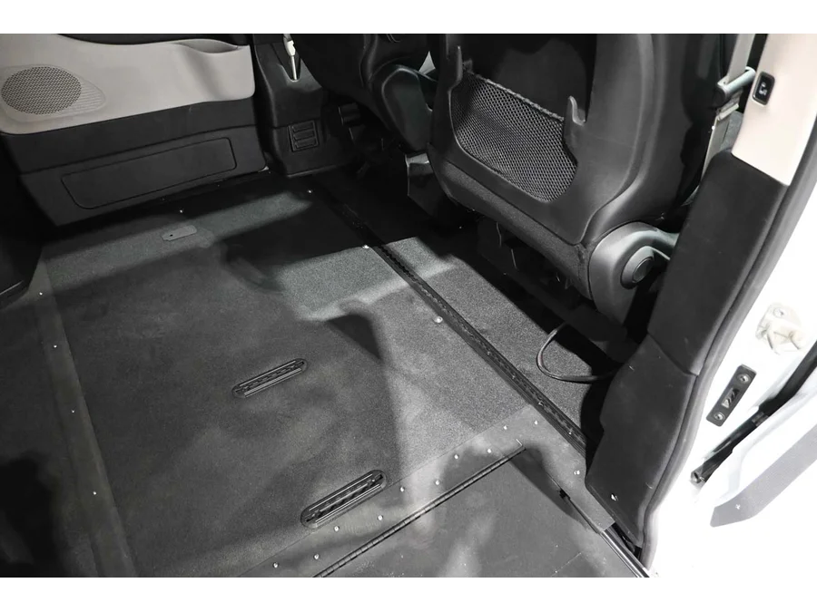 Used 2022 WHITE Chrysler Touring L Mobility Handicap Van image 19