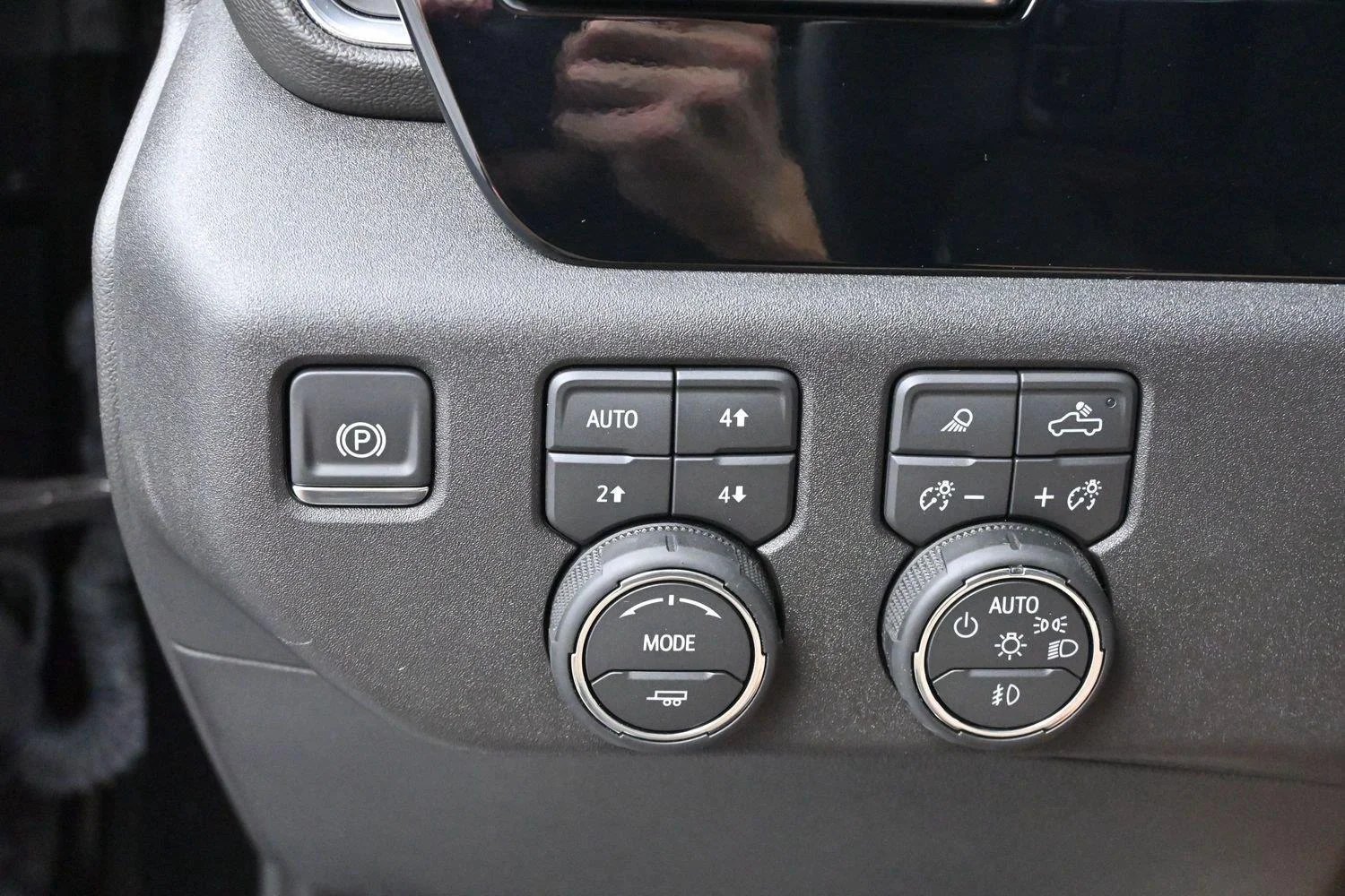 Used 2026 Black Chevrolet High Country image 27