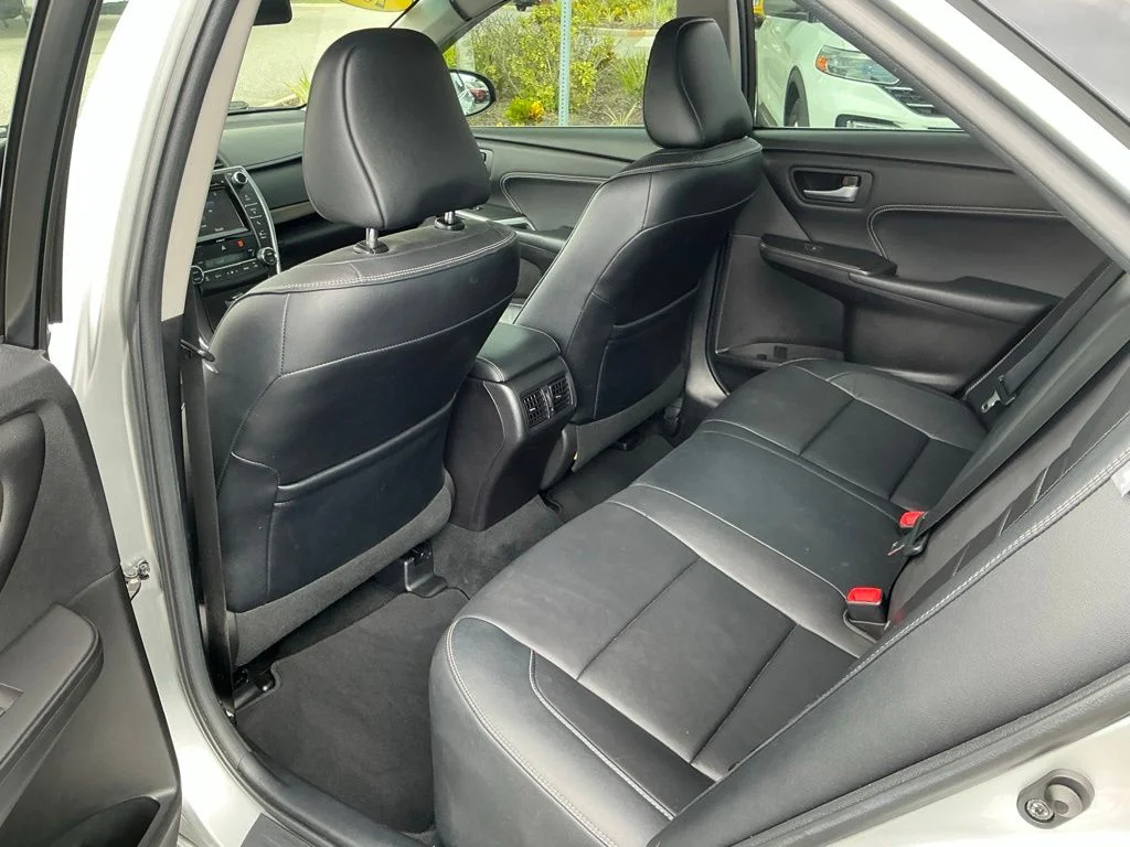 Used 2017 Silver Toyota XLE image 31