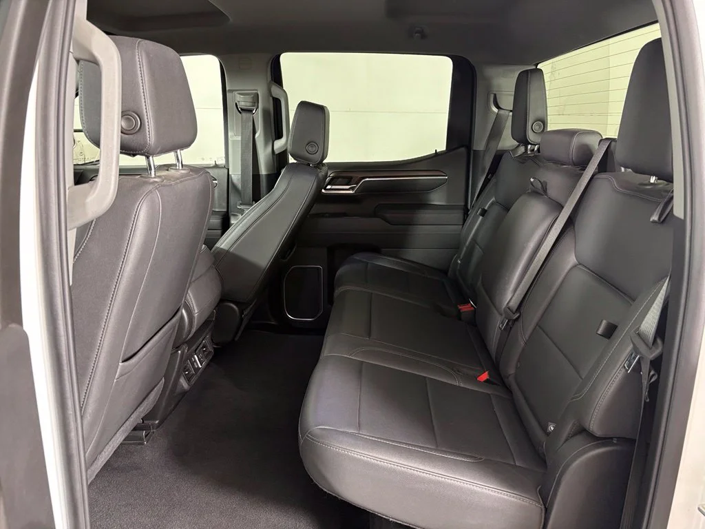 Used 2025 White GMC SLT image 39