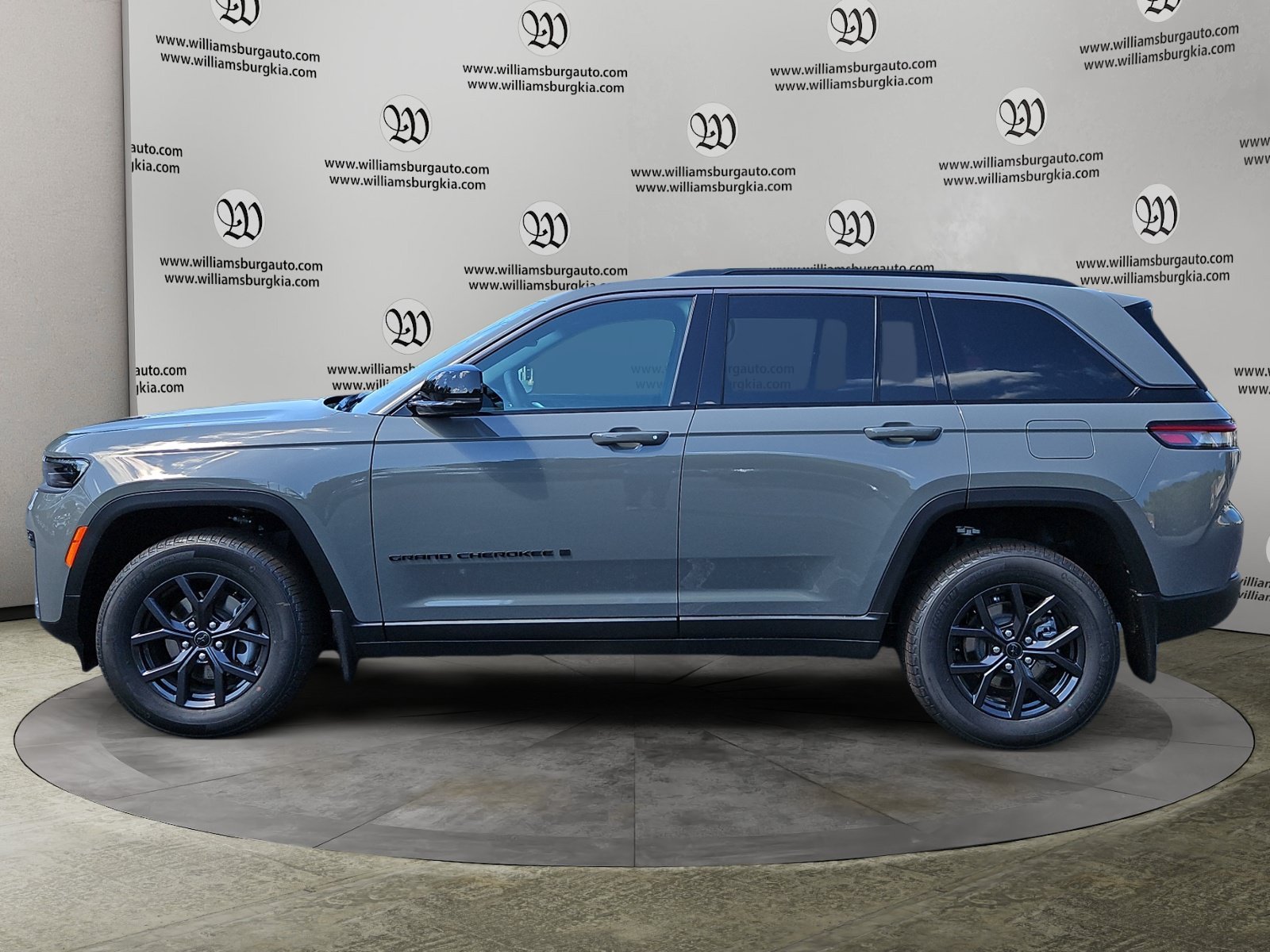 New 2027 Sting-Gray Clearcoat Jeep Laredo Altitude image 2