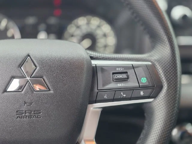 2024 Mitsubishi Outlander SE - Photo 31