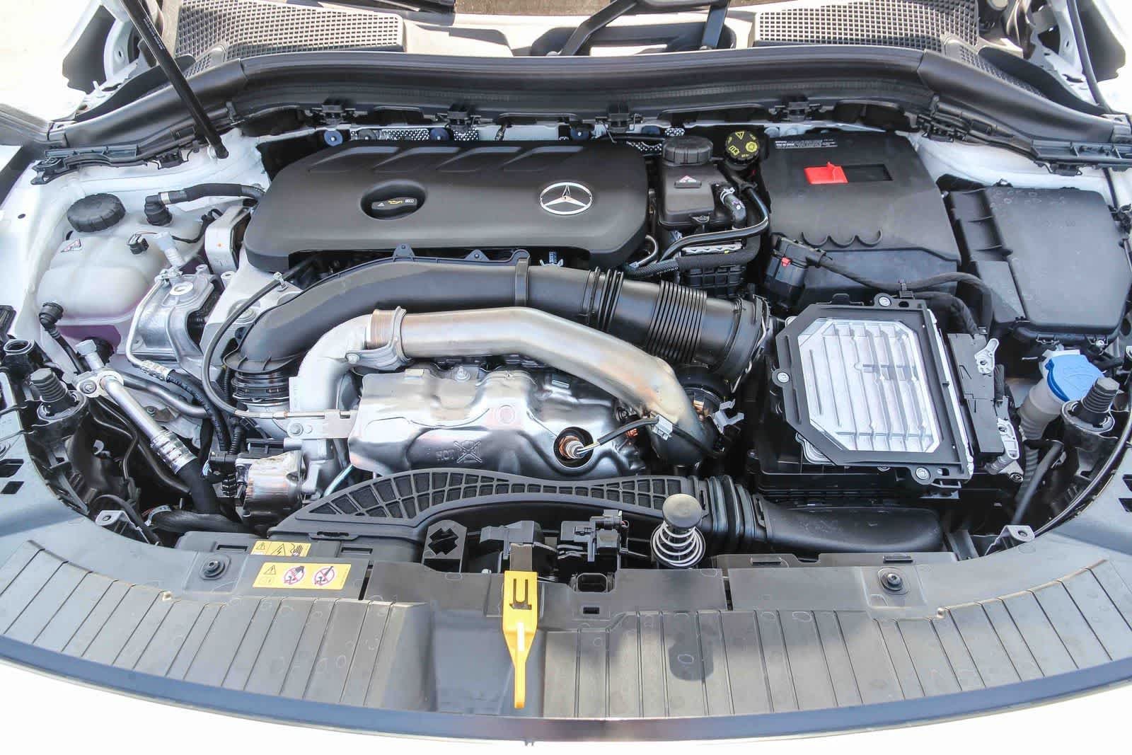 New 2026 Polar White Mercedes-Benz GLA 250 image 12