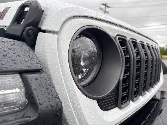 Used 2025 Bright White Clearcoat Jeep Rubicon image 9