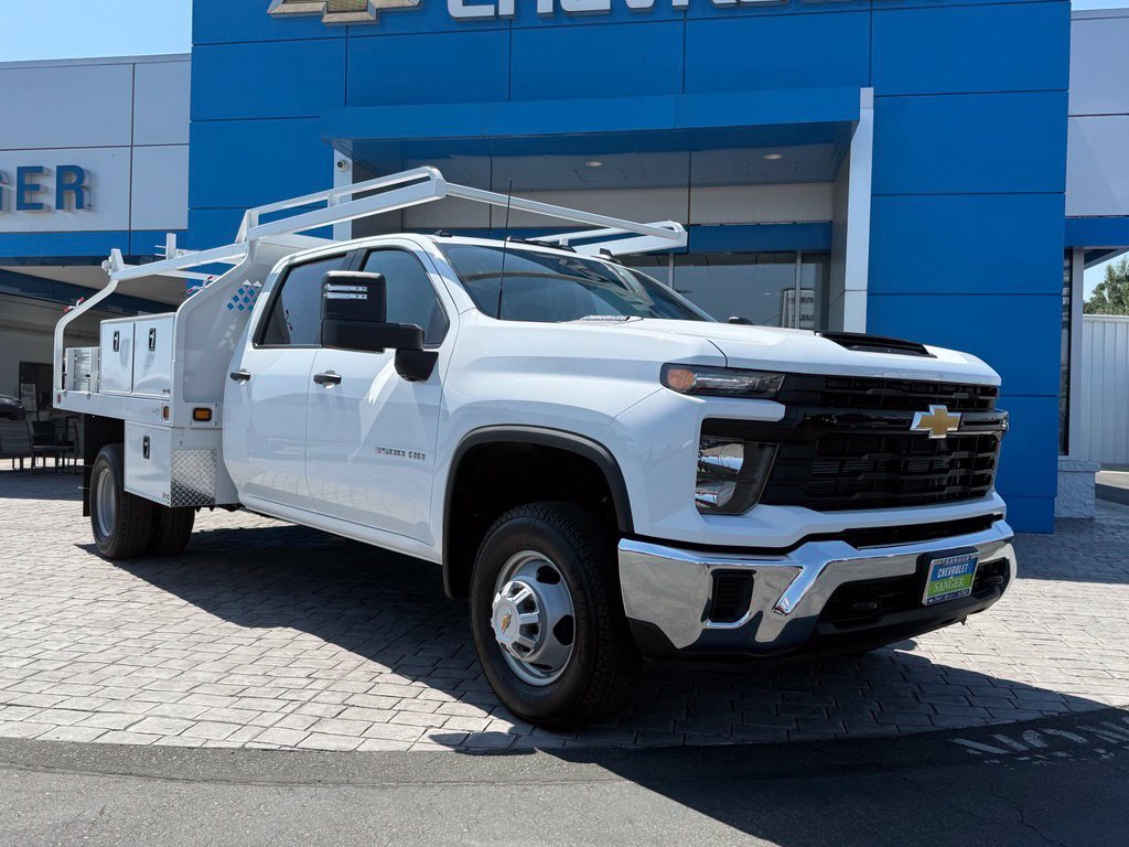 2026 Chevrolet Silverado 3500 HD Chassis Cab Work Truck view 6