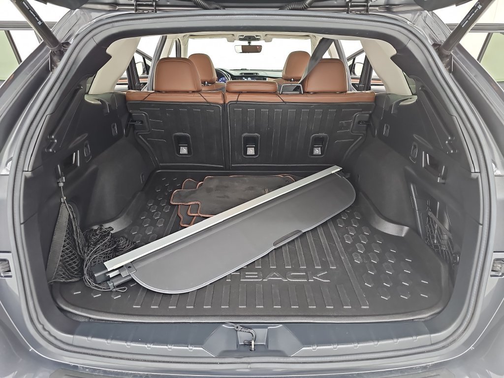 Used 2020 Magnetite Gray Metallic Subaru Touring image 18
