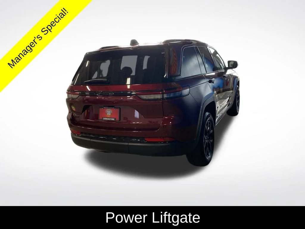 Used 2025 Red Jeep Altitude image 17