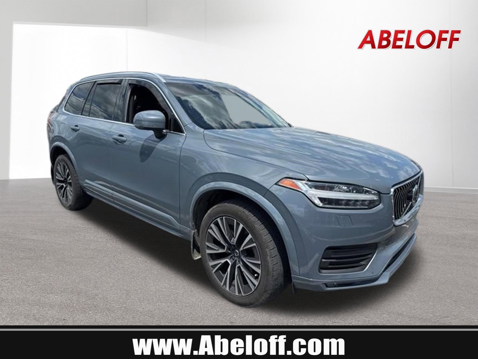2022 Volvo XC90 T6 Momentum AWD's photo