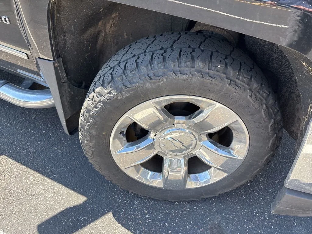 Used 2018 BLACK Chevrolet LTZ image 4