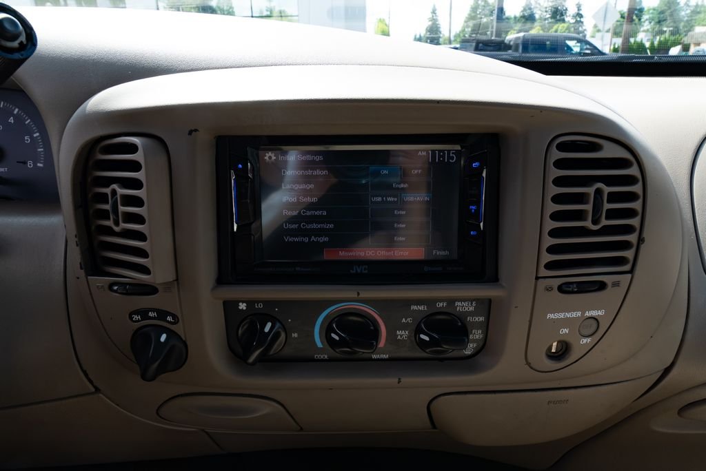 Used 2000 Harvest Gold Clearcoat Metallic Ford Lariat image 10