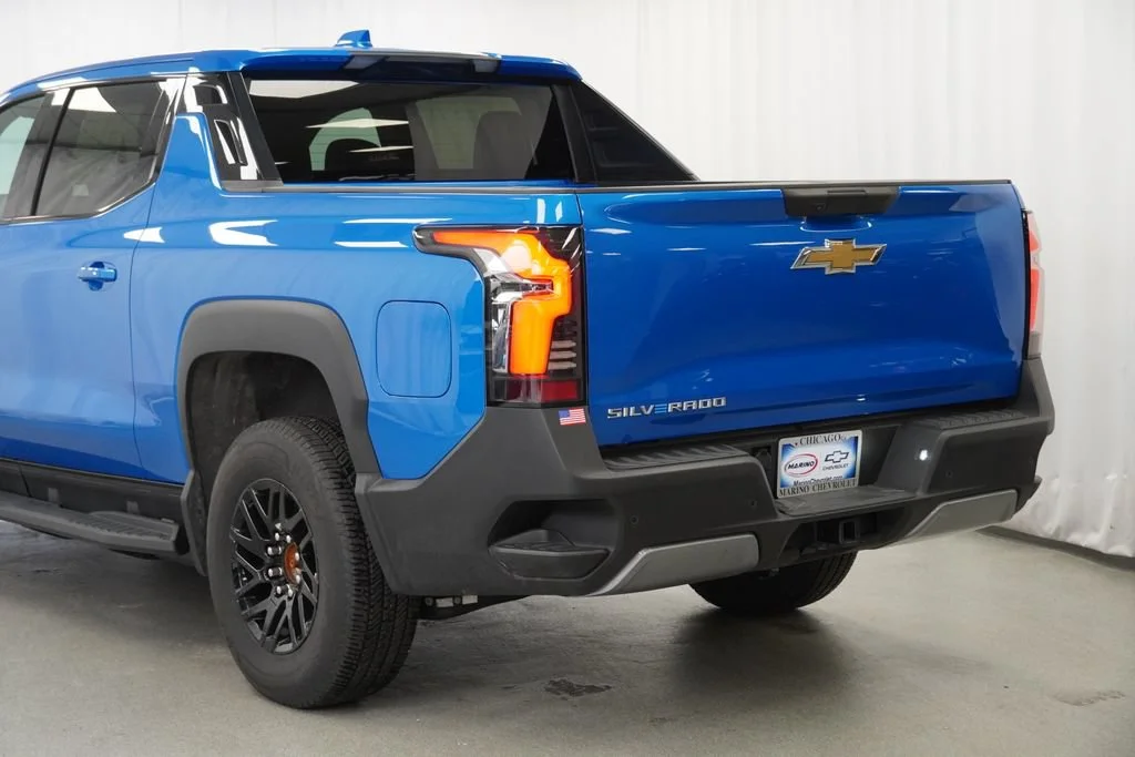 New 2026 Riptide Blue Metallic Chevrolet LT - Extended Range image 9