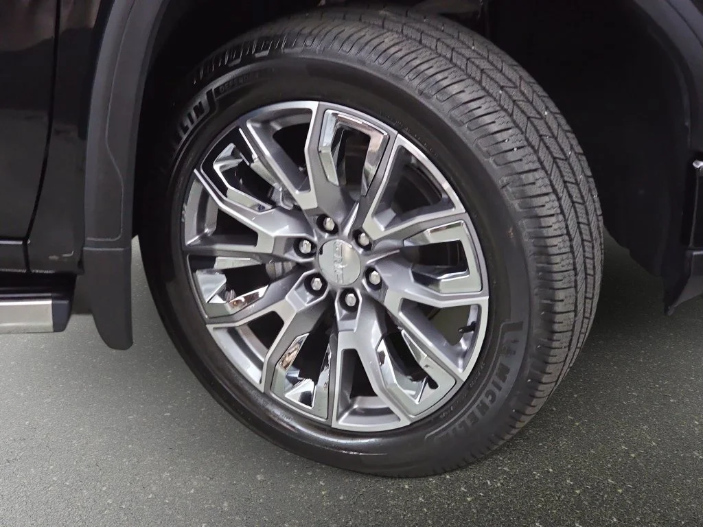Used 2024 Black GMC Denali image 34