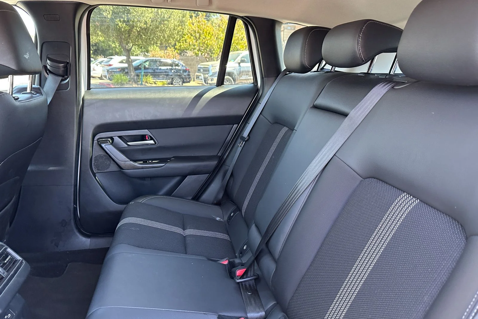 Certified Used 2025 Wind Chill Pearl Mazda Preferred image 22