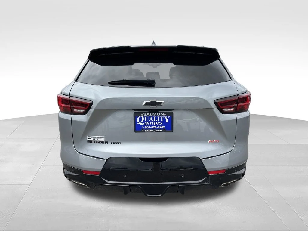 Used 2025 Sterling Gray Metallic Chevrolet RS image 6