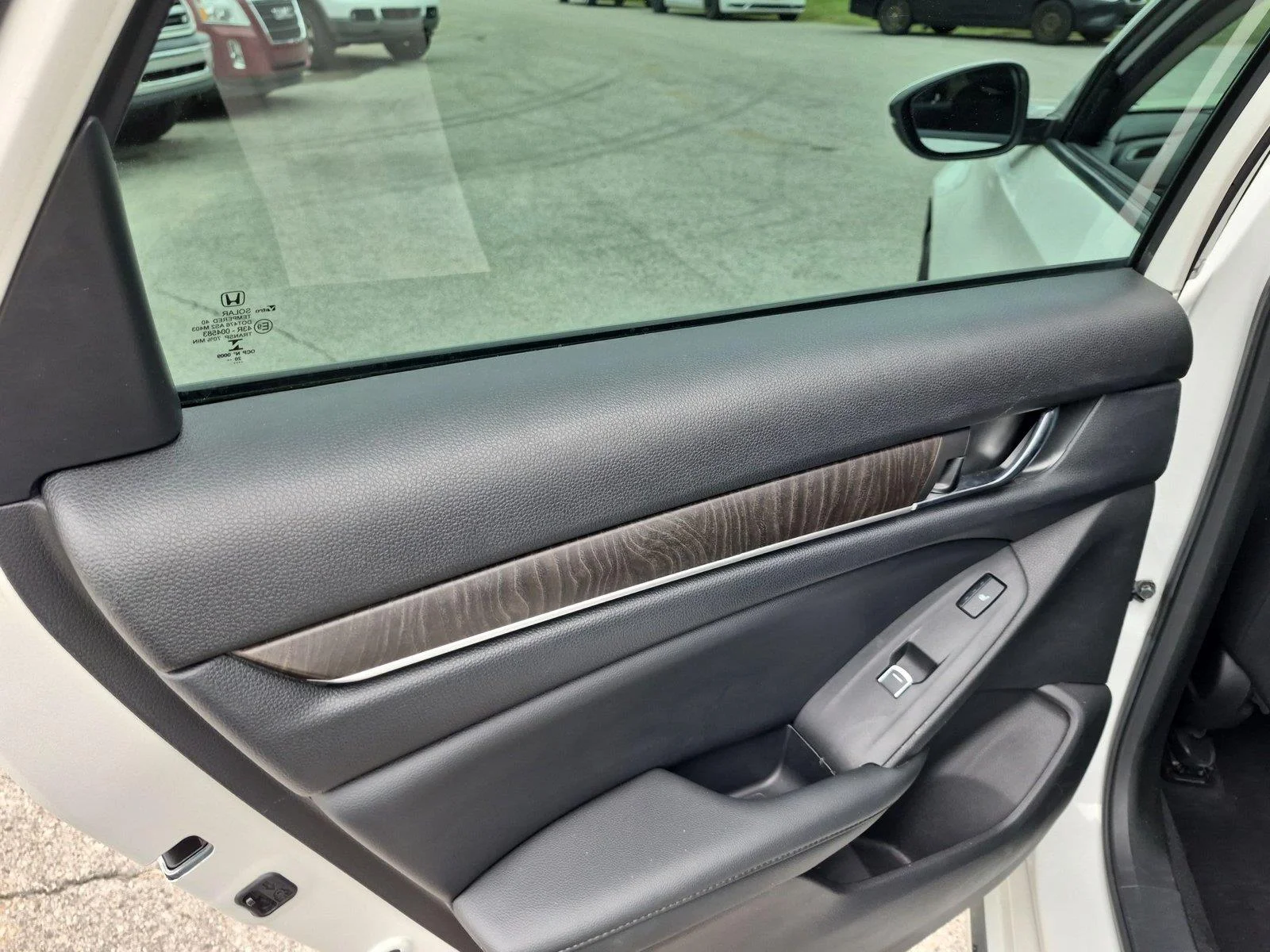 Used 2021 Platinum White Pearl Honda Touring image 32