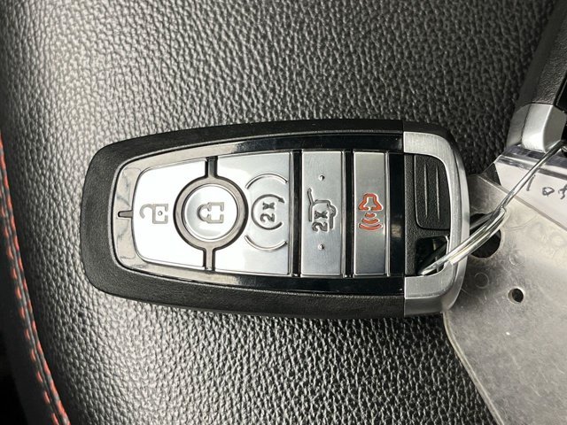 Used 2023 Agate Black Ford ST-Line image 32