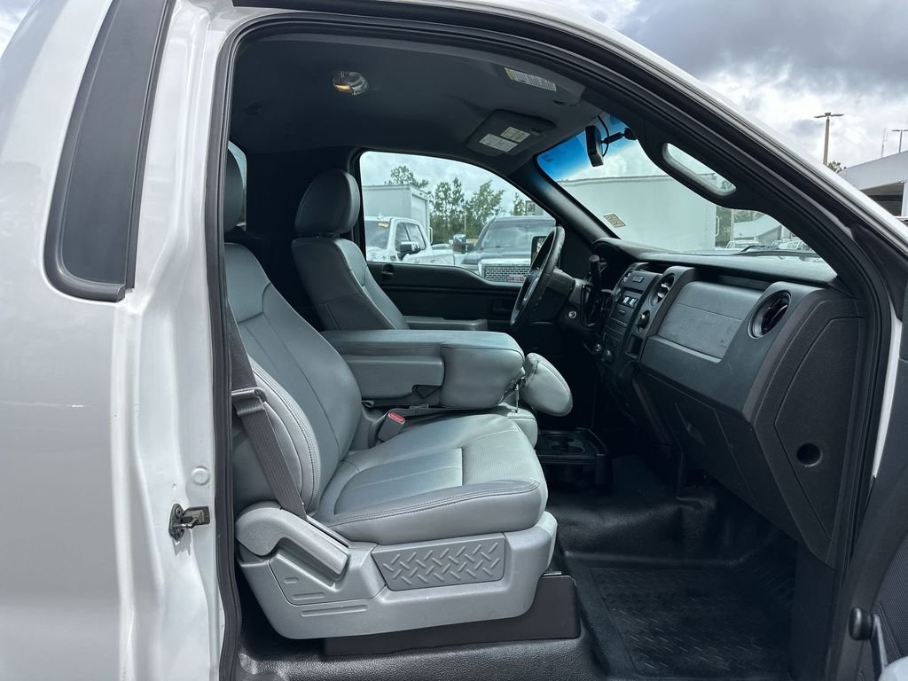 Used 2014 White Ford XL image 27