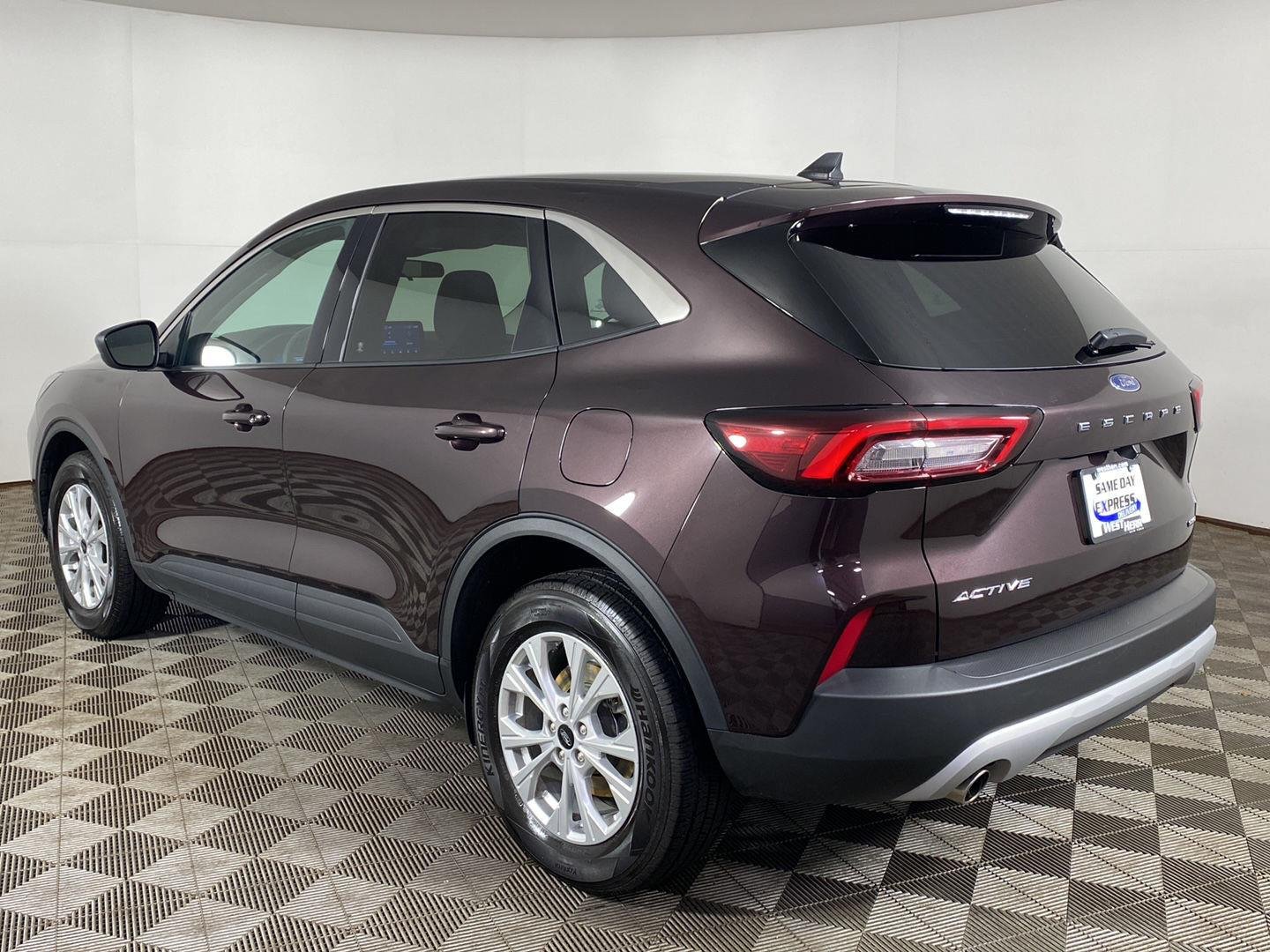 Used 2023 Cinnabar Red Ford Active image 30