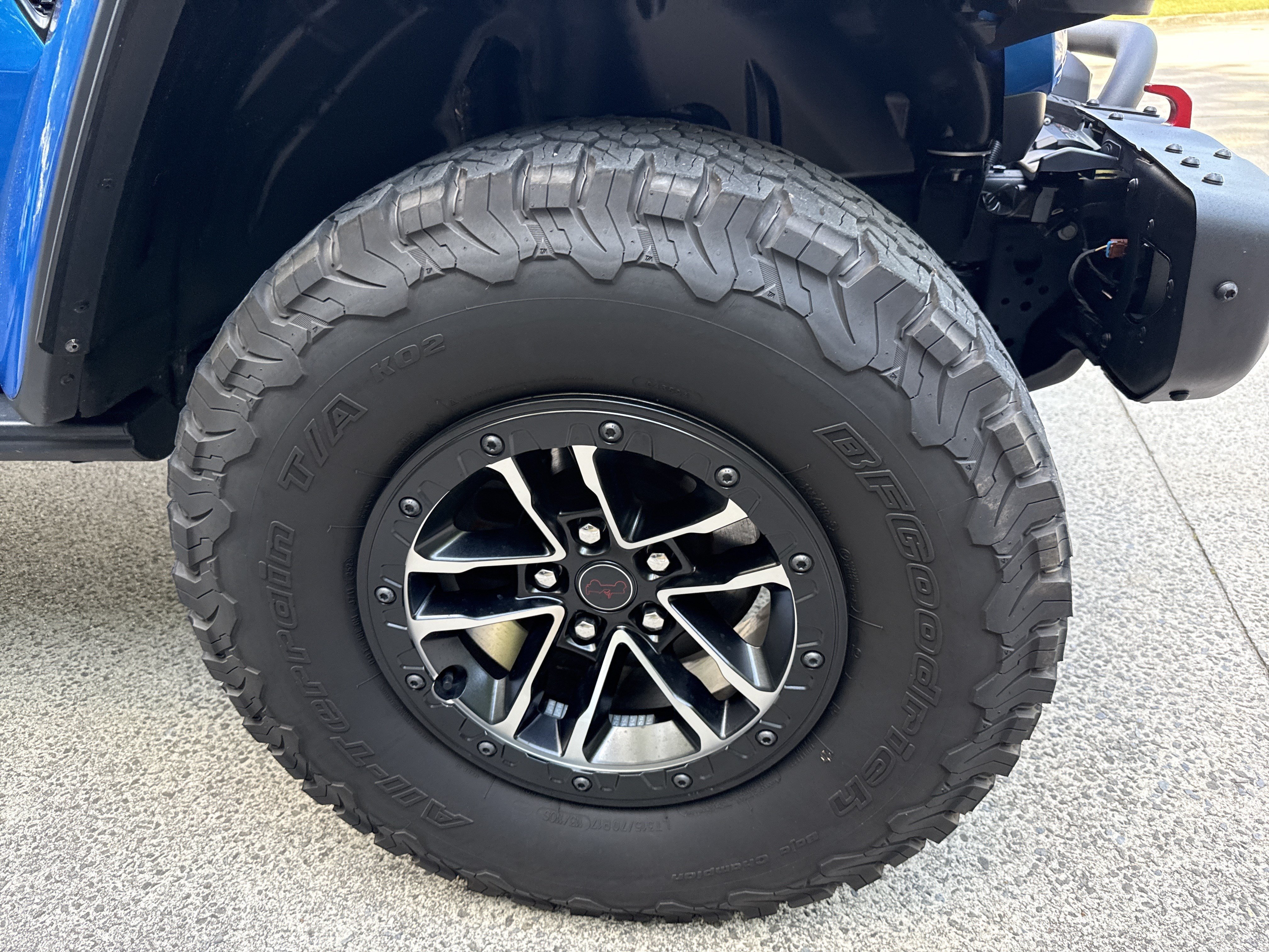 Used 2024 Hydro Blue Pearlcoat Jeep Rubicon X image 14