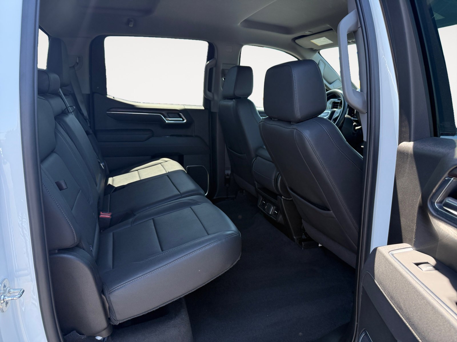 Used 2025 Summit White GMC SLT image 18