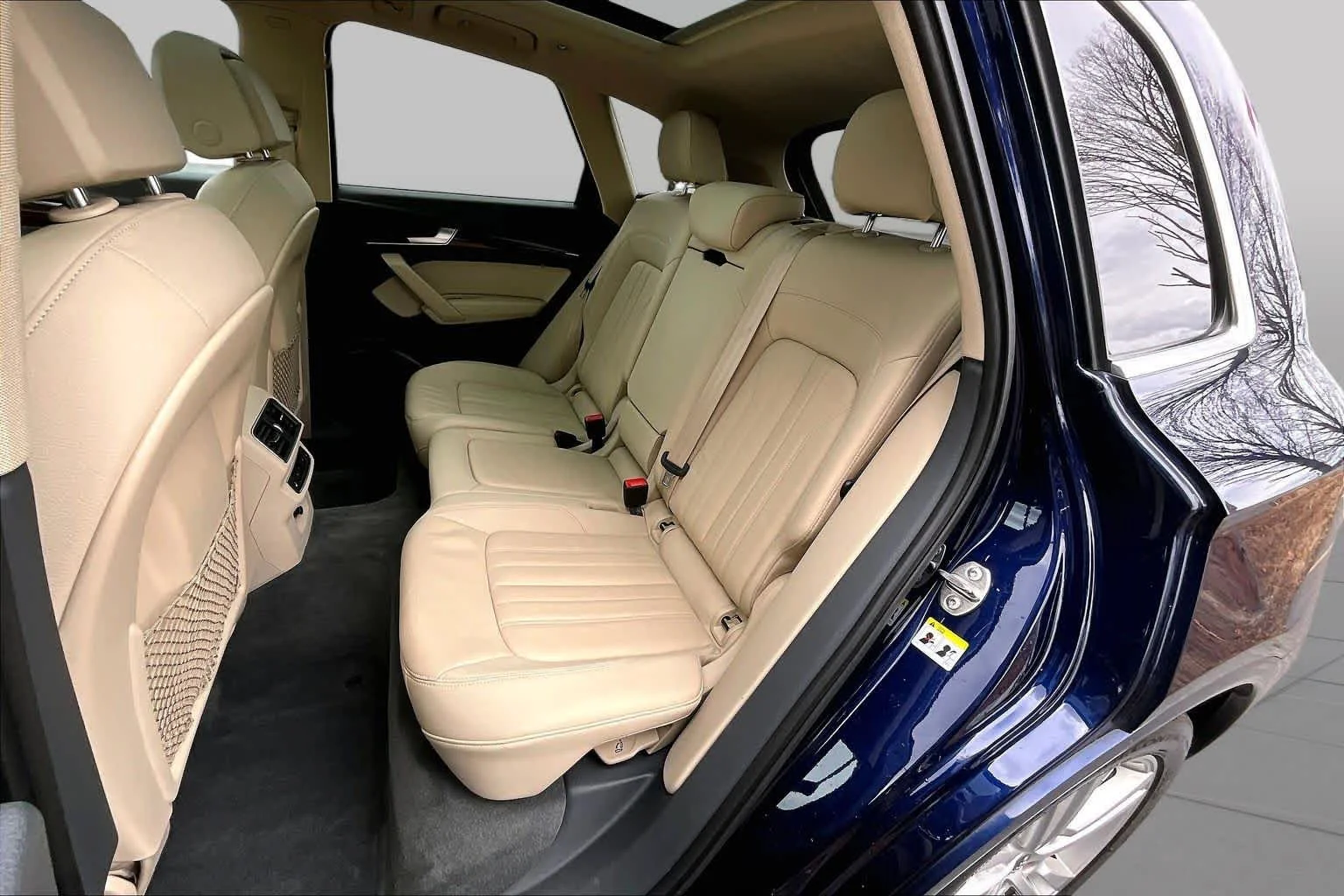 Used 2018 Navarra Blue Metallic Audi Premium Plus image 20